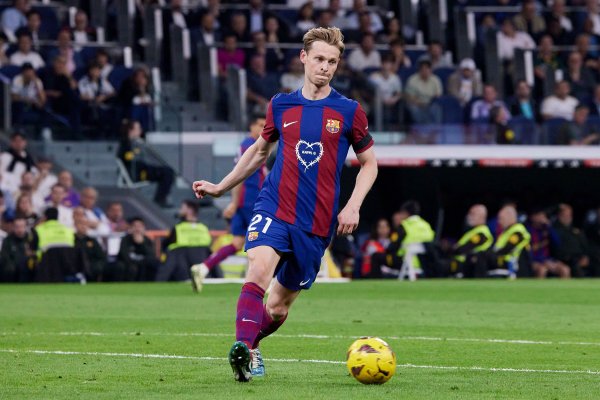 Each sport: De Jong has conducted a separate training and the club is cautious about his return